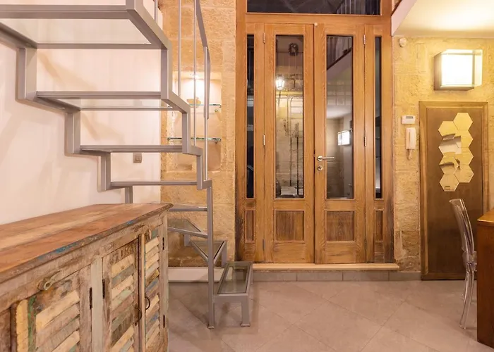 Espezia 3* ليتشي