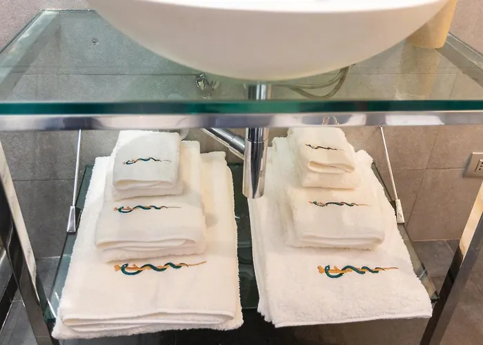 Espezia 3* ليتشي